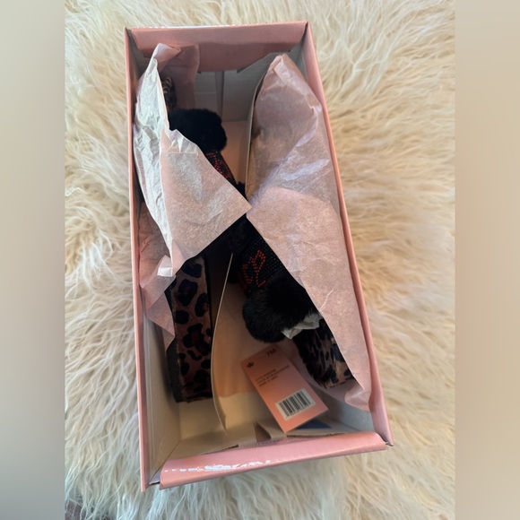 NIB Juicy Couture Women's Leopard Faux Fur Embellished Slides - Picture 2 of 6